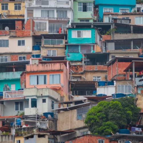 favela-800x566